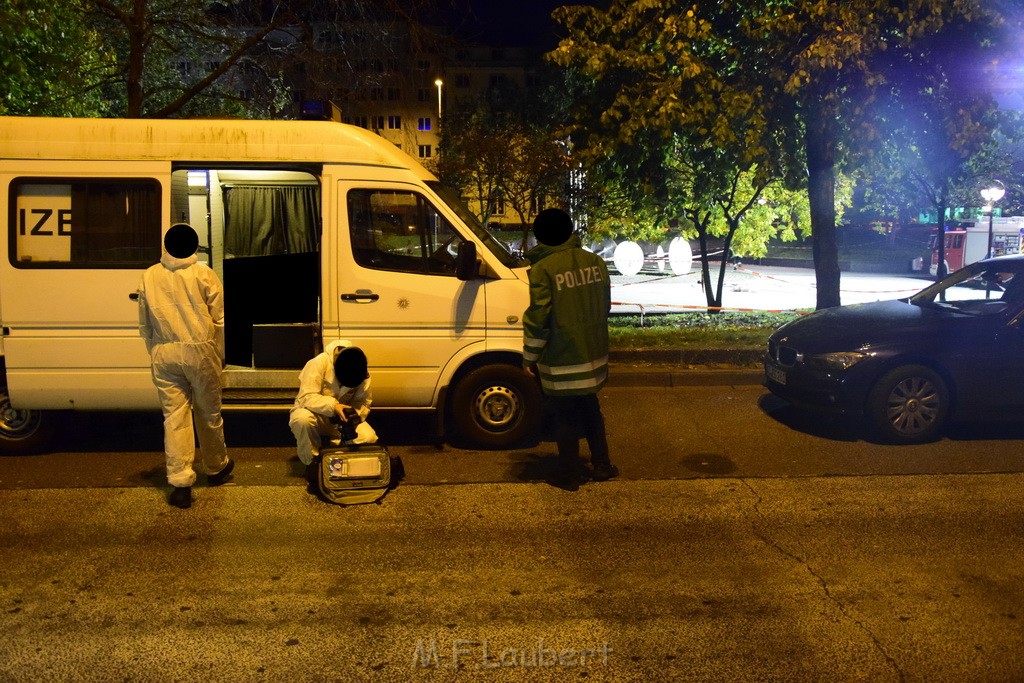 Einsatz BF Messerstecherei Koeln Neustadt Nord Eberplatz Platzmitte P046.JPG - Miklos Laubert